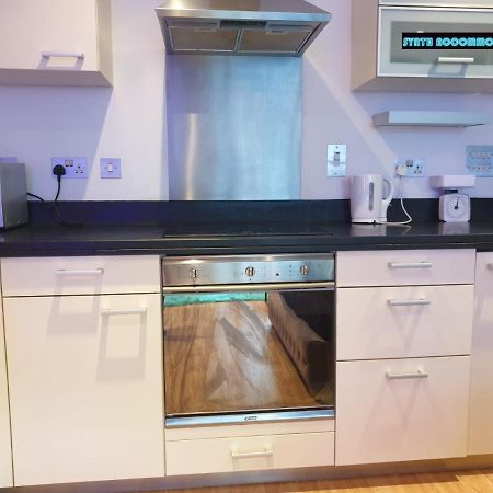80S Retro 1Bed Studio Serviced Apartment Canary Wharf Perfect For Solo & Couple Travellers Λονδίνο Εξωτερικό φωτογραφία