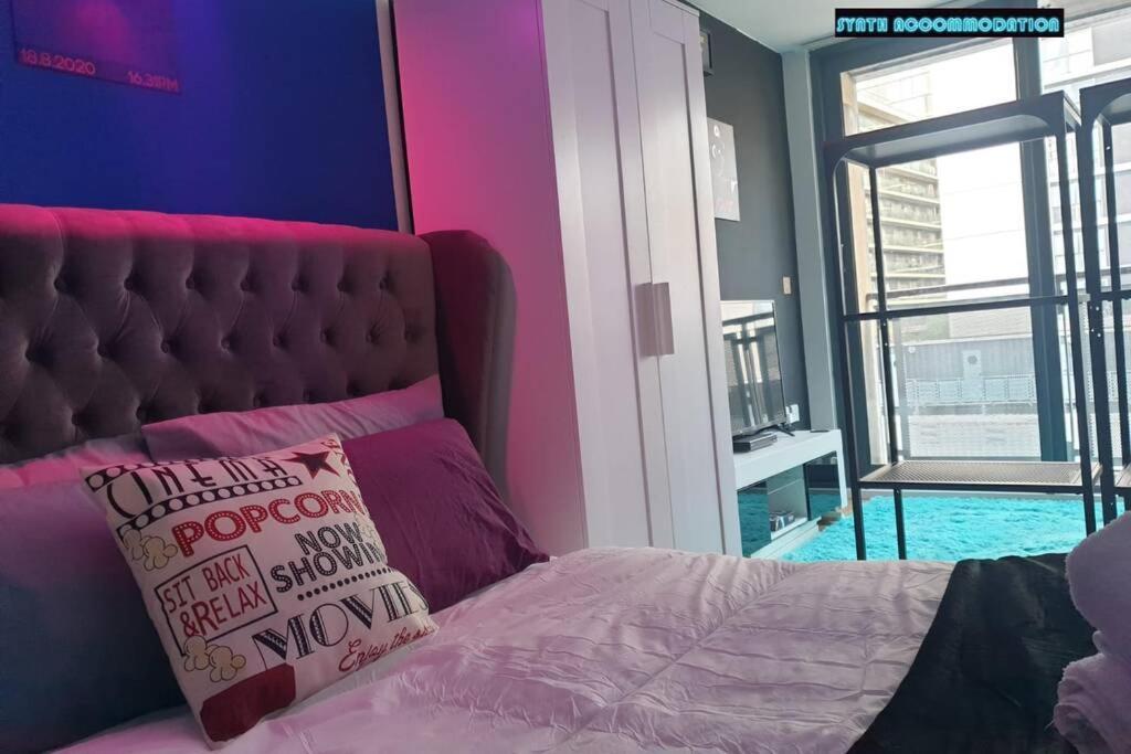 80S Retro 1Bed Studio Serviced Apartment Canary Wharf Perfect For Solo & Couple Travellers Λονδίνο Εξωτερικό φωτογραφία