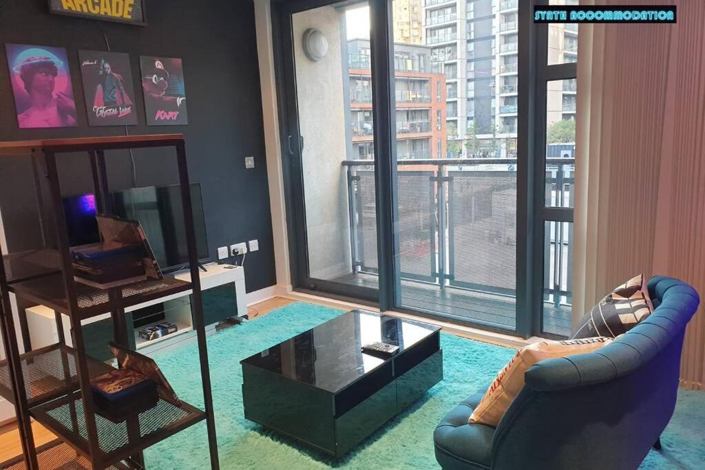 80S Retro 1Bed Studio Serviced Apartment Canary Wharf Perfect For Solo & Couple Travellers Λονδίνο Εξωτερικό φωτογραφία
