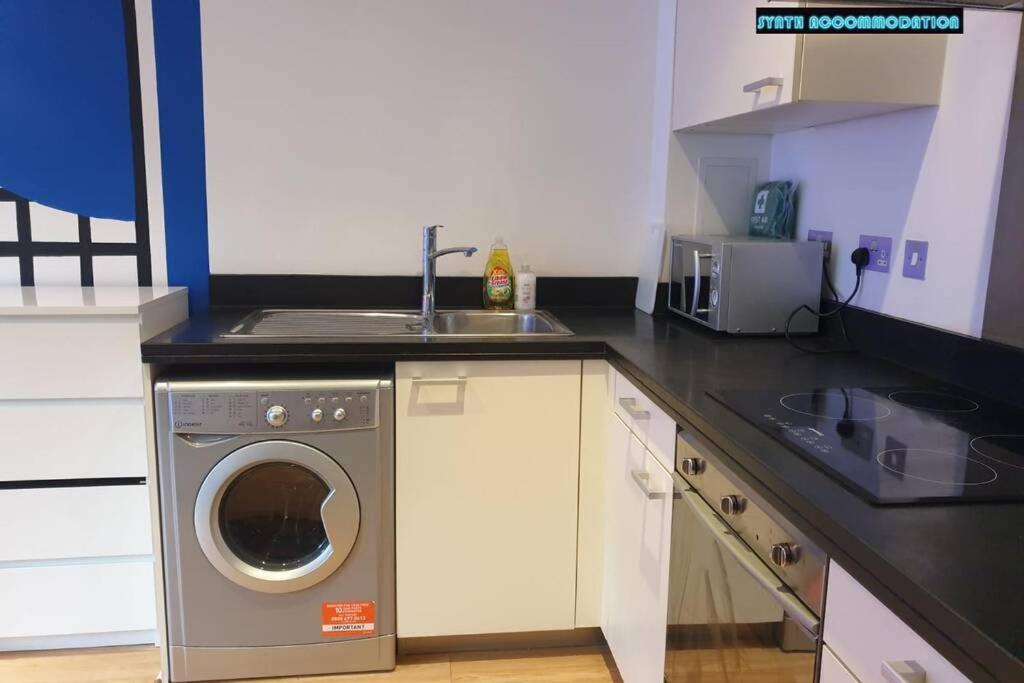 80S Retro 1Bed Studio Serviced Apartment Canary Wharf Perfect For Solo & Couple Travellers Λονδίνο Εξωτερικό φωτογραφία