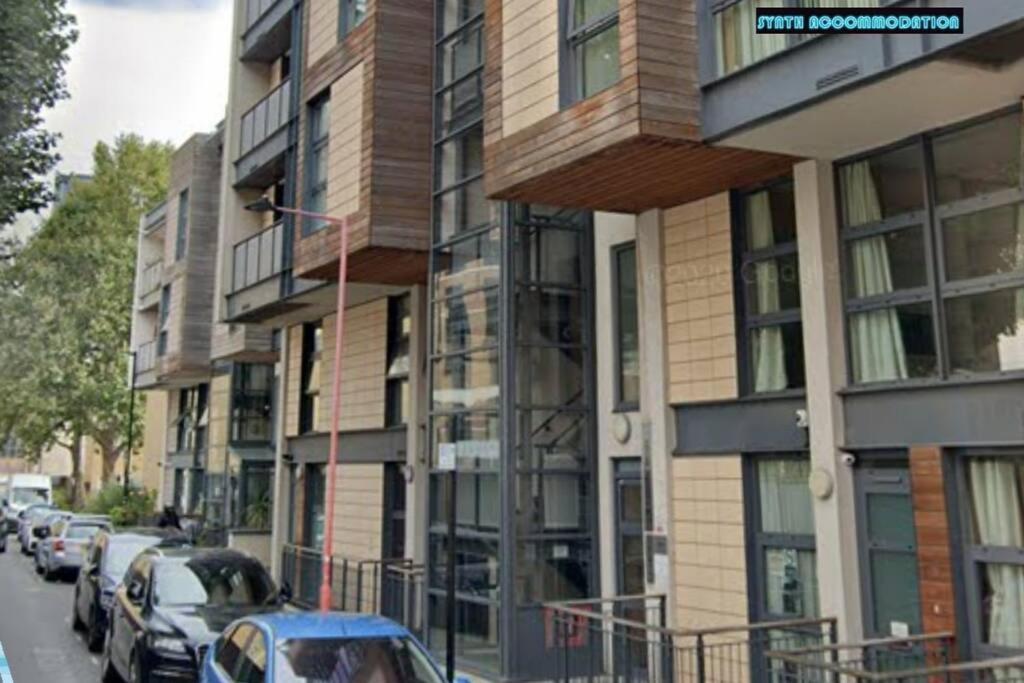 80S Retro 1Bed Studio Serviced Apartment Canary Wharf Perfect For Solo & Couple Travellers Λονδίνο Εξωτερικό φωτογραφία